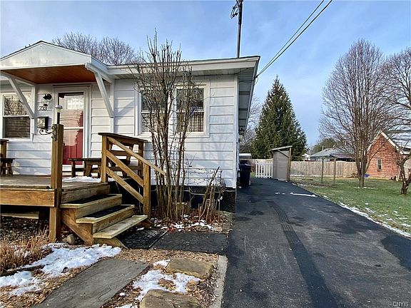 3rd image of 733 N Highland Ave