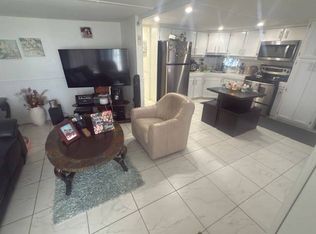 39 W Lake Dr #39, Hallandale, FL 33009