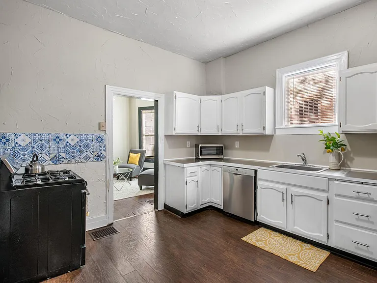 1371 Meade St — Photo 10