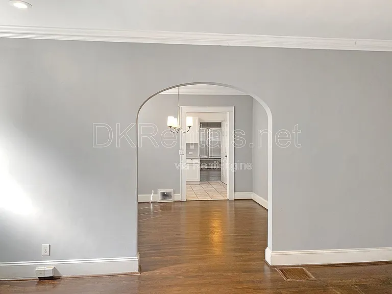 1739 Sylvan Rd SW — Photo 10