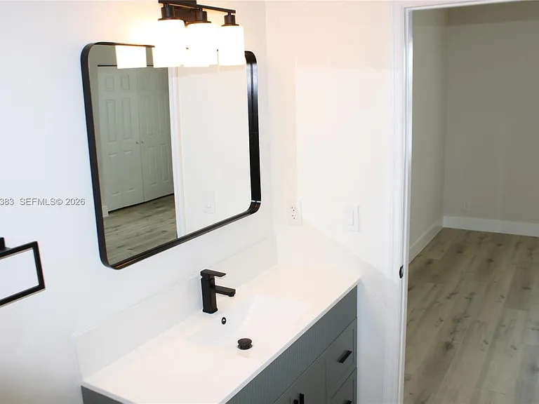 1820 Salerno Cir — Photo 23
