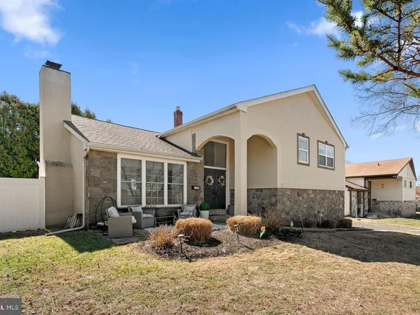 1740 Sue Ellen Dr, Havertown, PA 19083