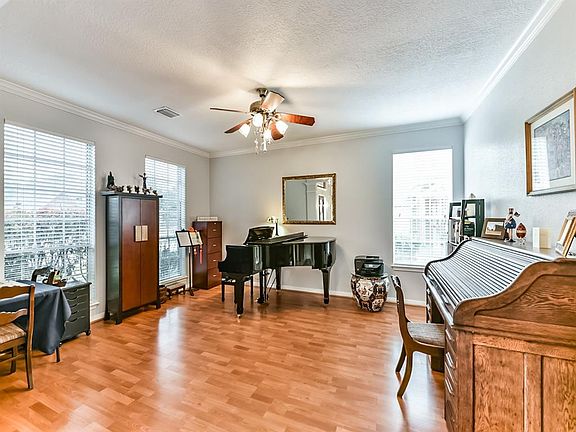 3rd image of 15318 Woodland Orchard Ln