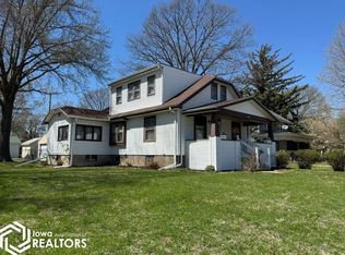 2007 River St, Burlington, IA 52601