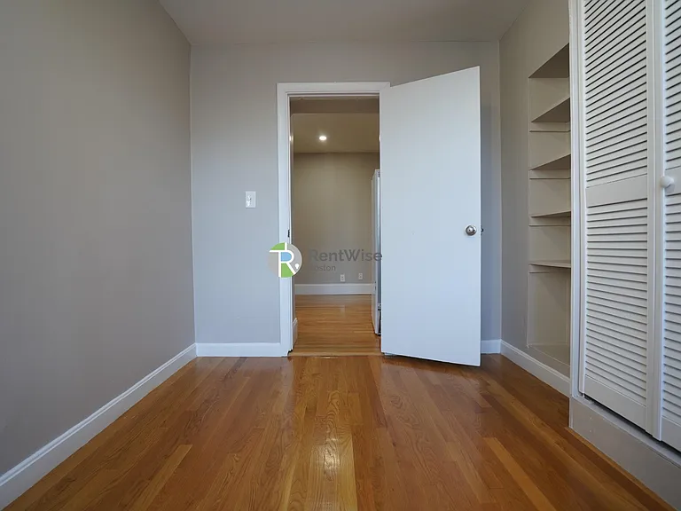 50 Park Vale Ave #25 — Photo 8
