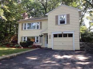 27 Locust St, Burlington, MA 01803