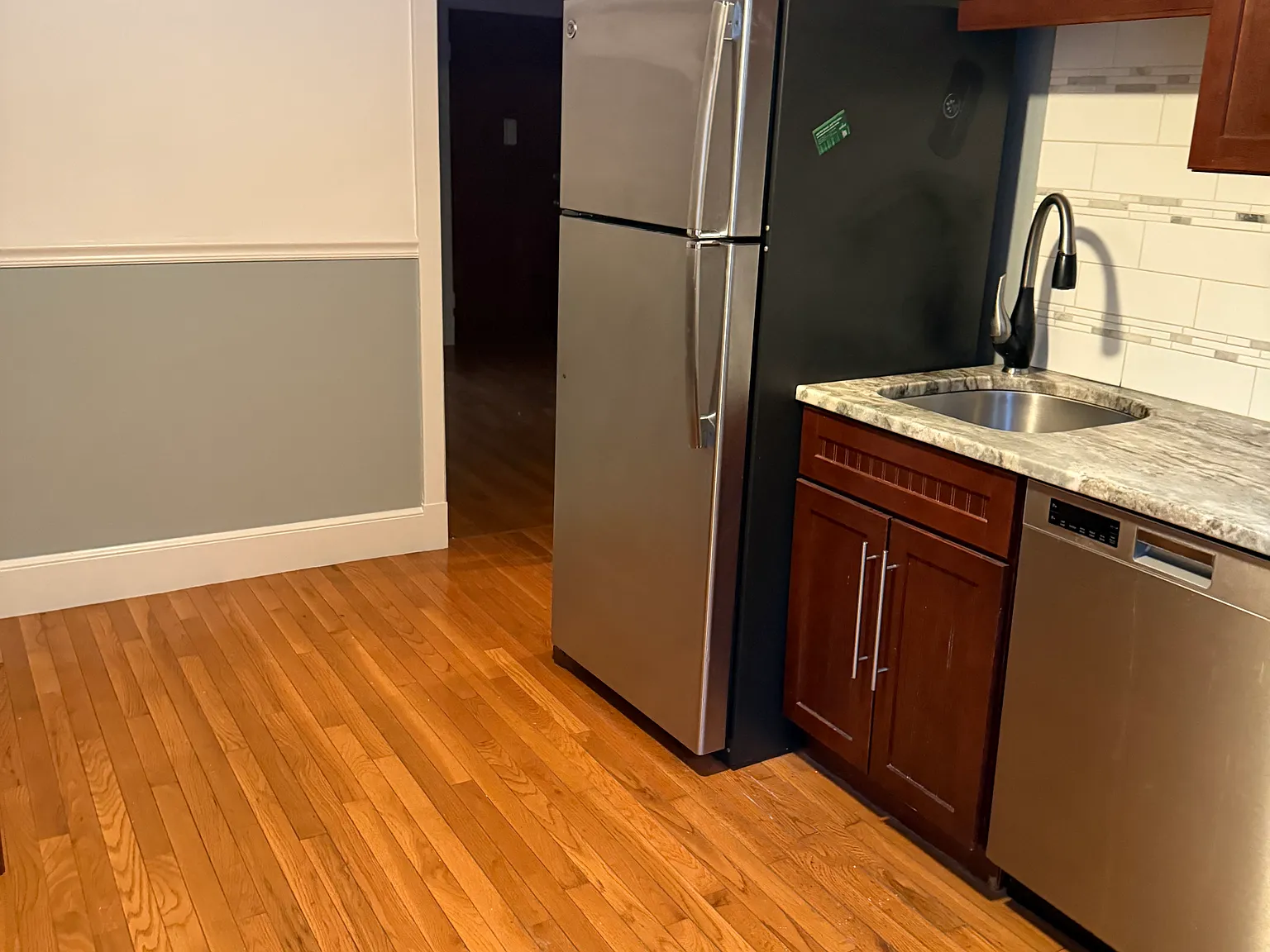 8 Greystone Ave — Photo 2