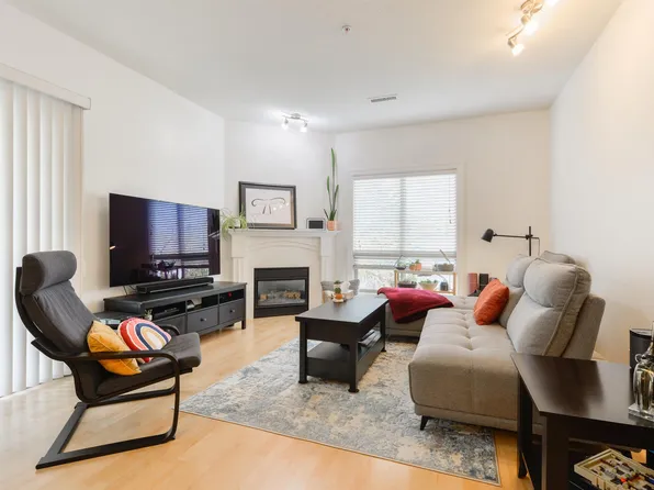 10630 78th Ave NW #304, Edmonton, AB T6E 1P5