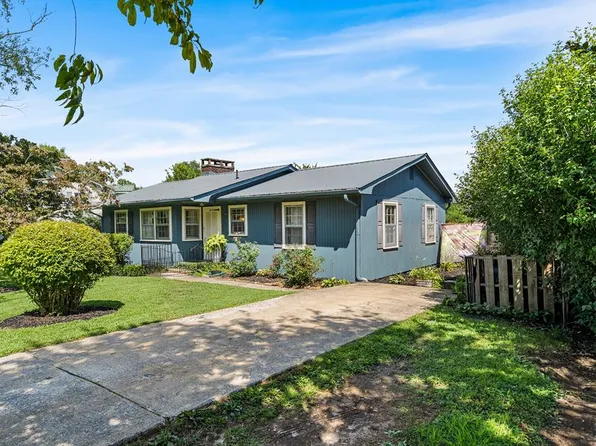 88 Tusquittee St, Hayesville, NC 28904