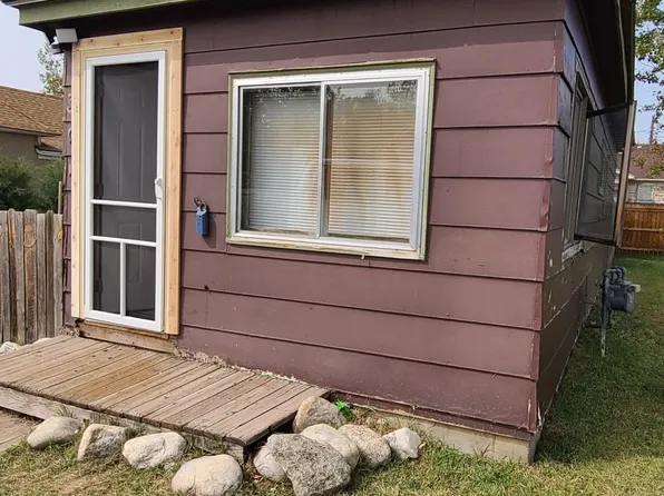 394 Lincoln St, Laramie, WY 82070