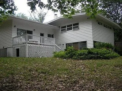 4 bed, 2650 sqft, $1,750 — Photo 2
