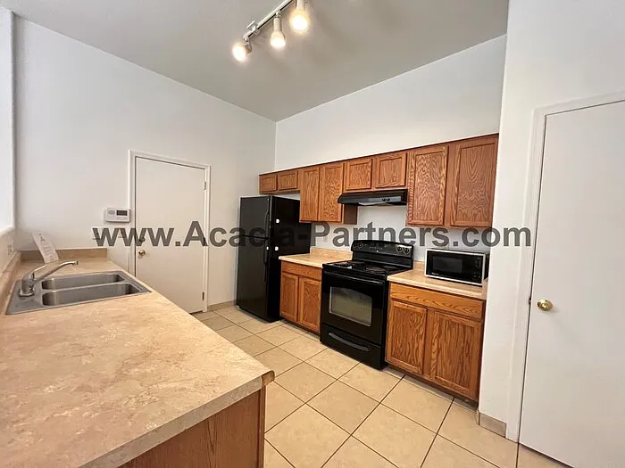 2145 E Calle Gran Desierto — Photo 6