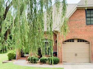 2172 N Donahue Dr, Auburn, AL 36830