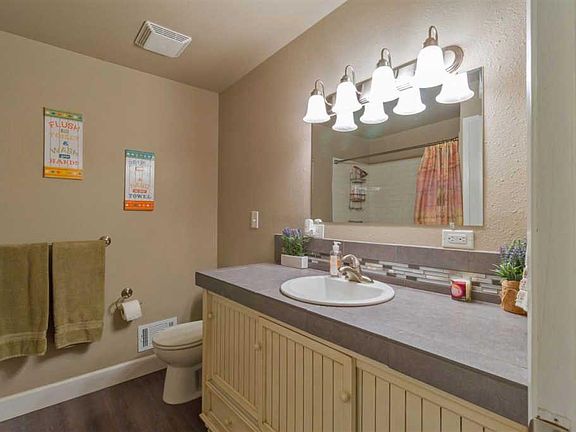 5th image of 5727 N Sutherlin St #1