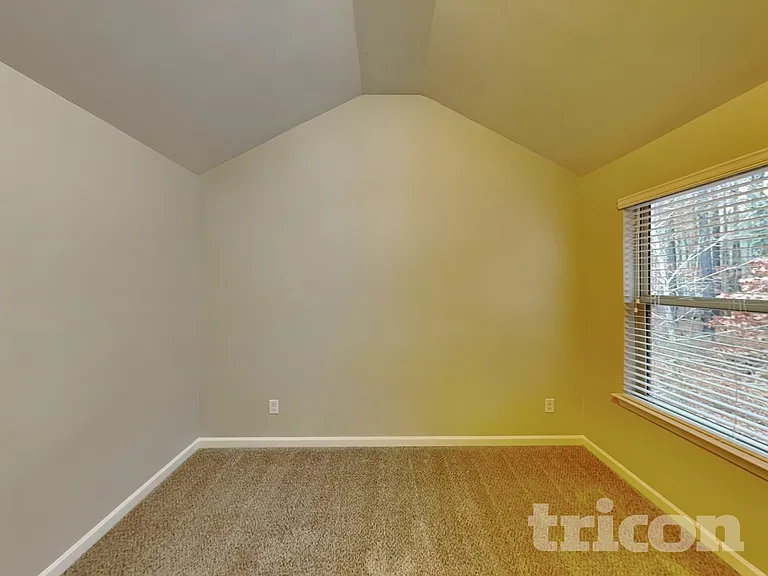 377 Lossie Ln — Photo 10