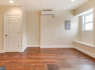 Beautiful and spacious 1 bedroom with office and backyard in Manayunk, Philadelphia, PA 19127