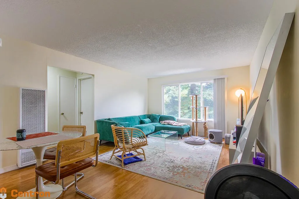 2 bed, 800 sqft, $5,200 — Photo 1