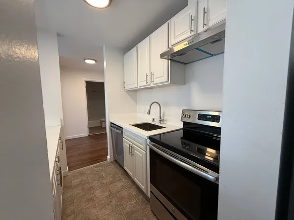 Century Terrace, 1000 1st Ave W APT 403, Seattle, WA 98119