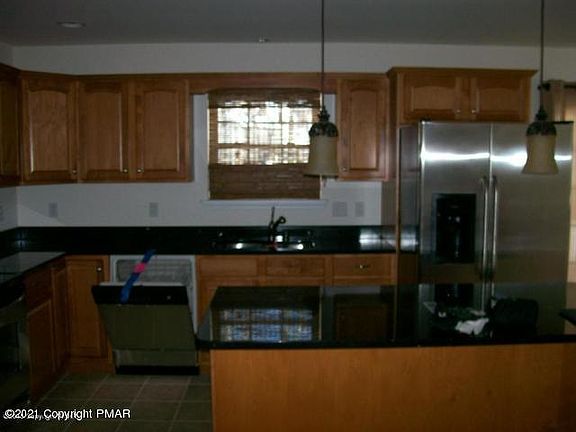 4th image of 2262 White Oak Dr