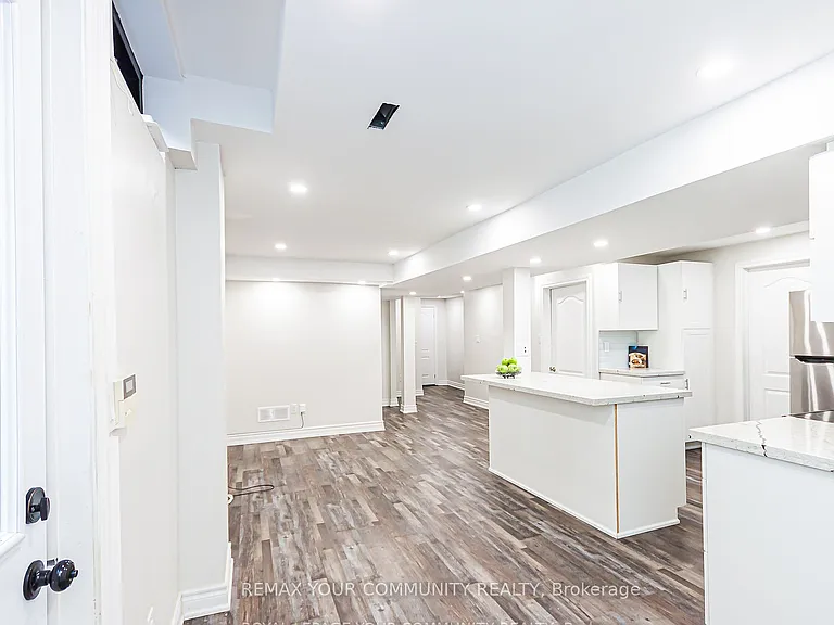 33 Durness Ave #BASEMENT — Photo 8