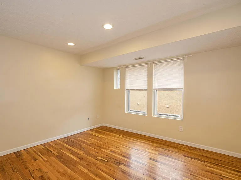 299 E 15th Ave #4 — Photo 14
