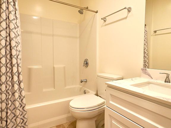 4th image of 9759 Lemona Ave #B