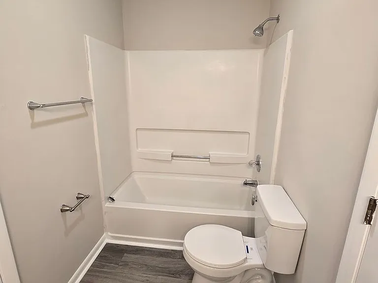 1021 Wood Creek Dr #6 — Photo 15