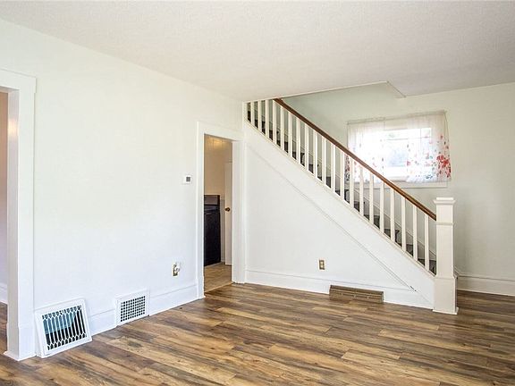 3rd image of 726 Cameron Street
