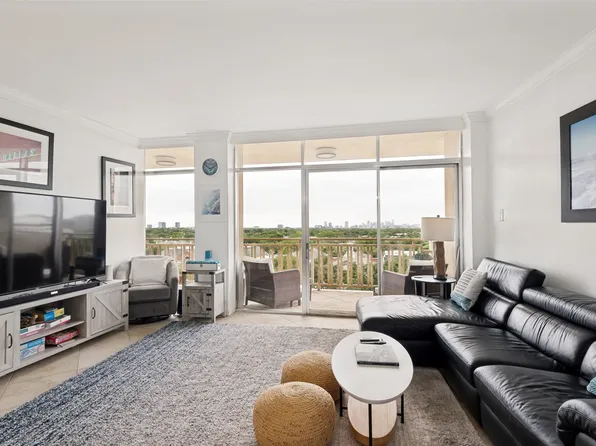 6211 W Northwest Hwy APT 803, Dallas, TX 75225