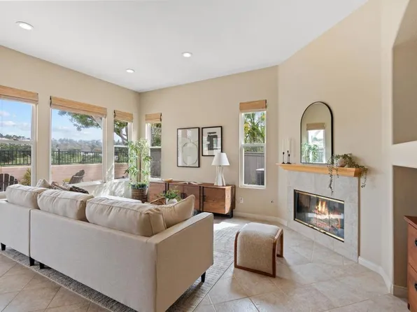 6182 Paseo Palero, Carlsbad, CA 92009