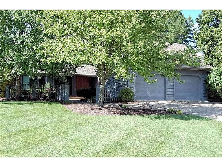 715 Eagle View Ct photo 1