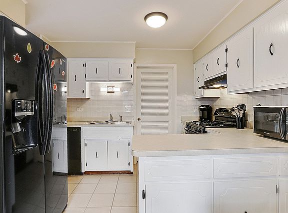 3rd image of 8501 W Steven Pl #1