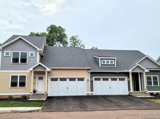 38 Lombard Cir #13, North Haven, CT 06473