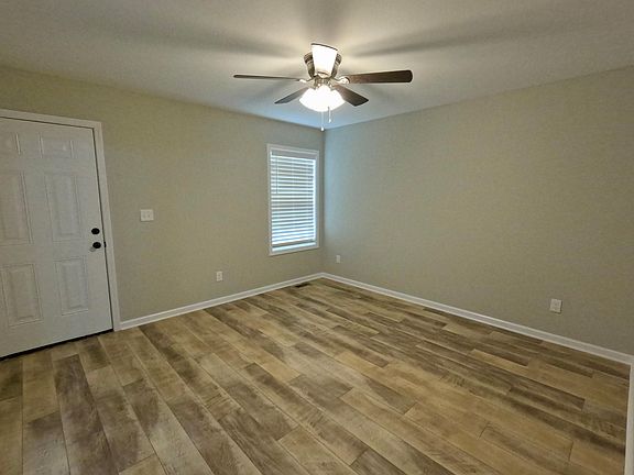 5th image of 183 Carrie St #B