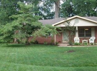 705 Forest Park Dr, Newburgh, IN 47630