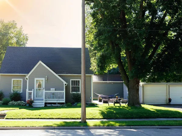 1207 S Elm Ave, Owatonna, MN 55060