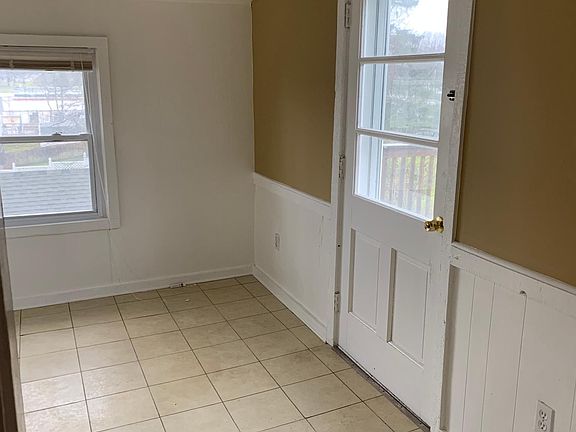 4th image of 231 S Vine St APT D