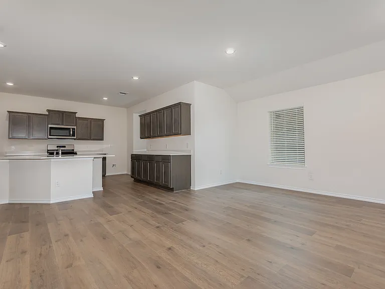 3928 Amethyst Dr — Photo 4