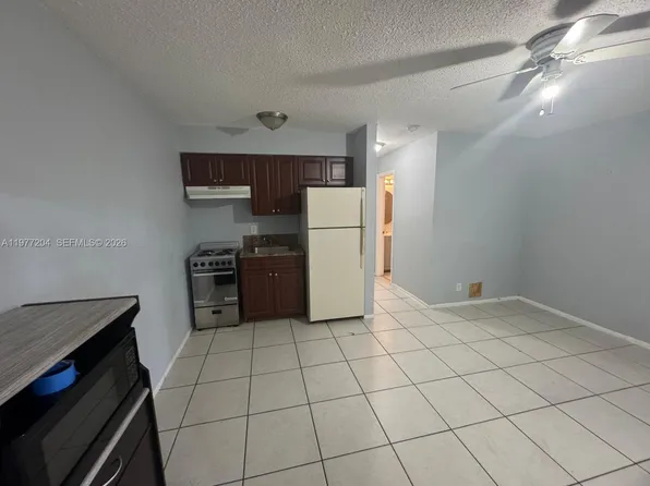 4019 NW 31st Ave APT 5, Lauderdale Lakes, FL 33309
