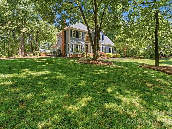 3rd image of 1849 Lillian Ln