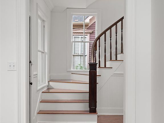 4th image of 1819 Decatur St