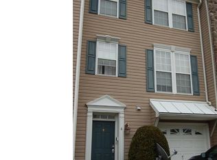 4 River Ln, Delanco, NJ 08075