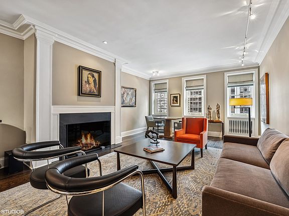 4th image of 70 E Cedar St #11W