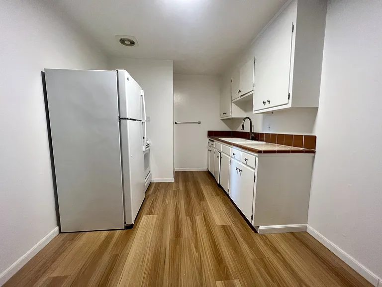 2134 McGee Ave #B — Photo 5