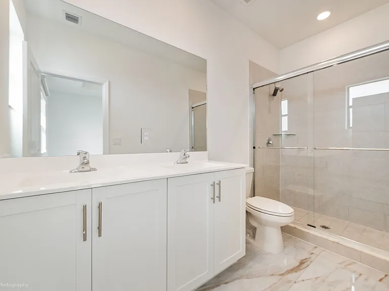 SW 133rd Ct — Photo 3