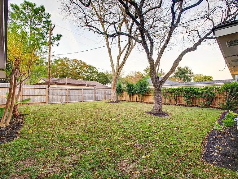 5730 Birdwood Rd — Photo 25