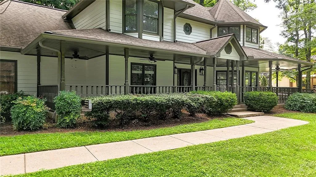 3 bed, 2.5 bath, 2813 sqft, $3,500 — Photo 3