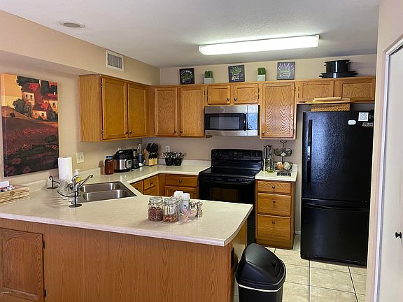 3rd image of 1811 S 39th St Unit 2