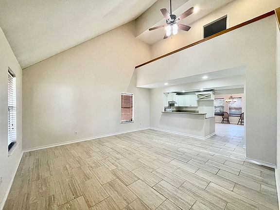 4th image of 337 Bella Vista Ln