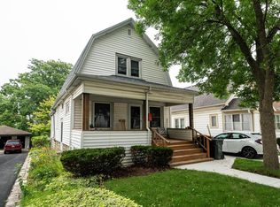 1906 S 91st St, West Allis, WI 53227